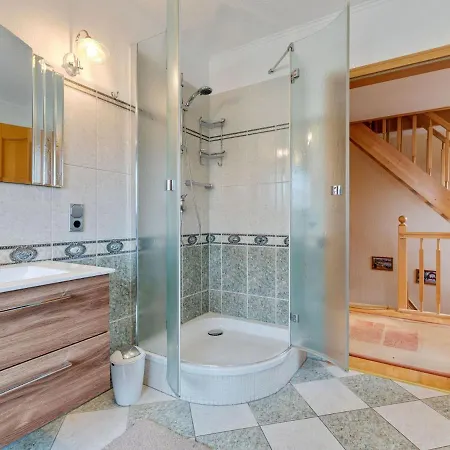 Quaint In With Garden *