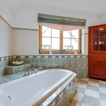 Quaint In With Garden Apartment