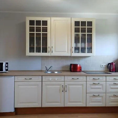 Quaint In With Garden Apartment *